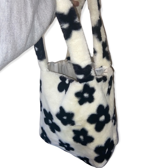 Furry tote - Picture 3 of 3